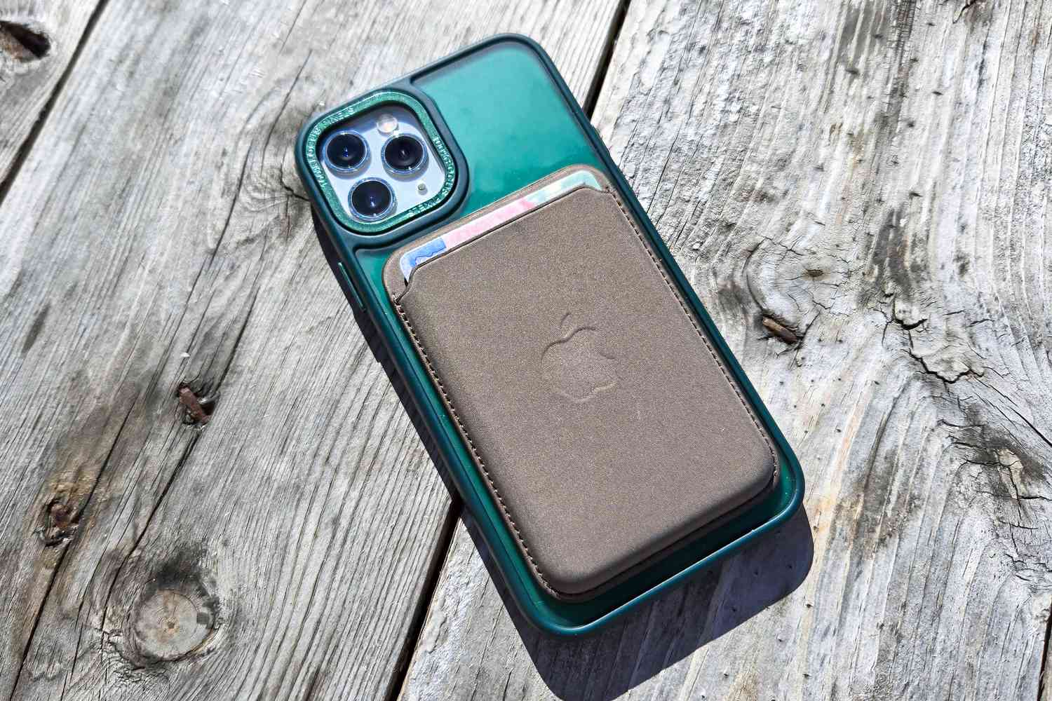 5. ESR HaloLock Vegan Leather - visual representation