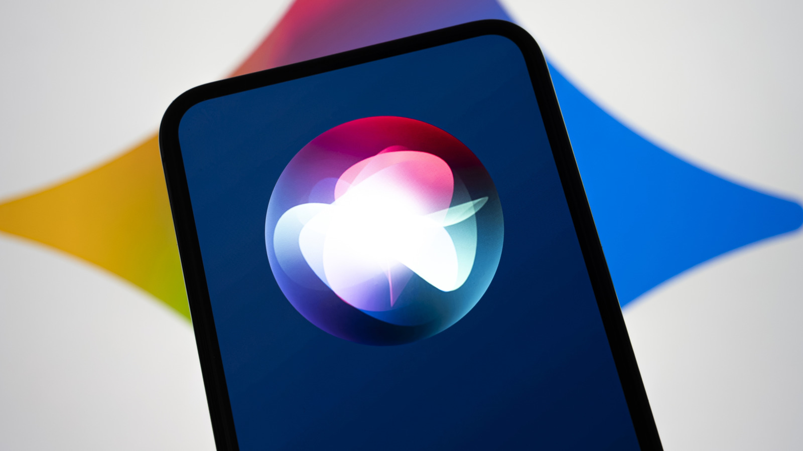 2025 Guide to Apple's Approach to Agentic AI and Alternatives