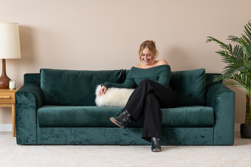 Mistakes to Avoid When Buying a Couch Online - visual representation