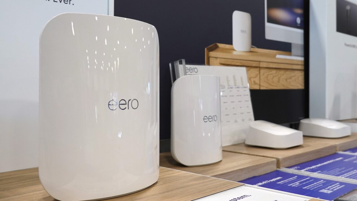 After banning foreign routers, FCC says existing ones can get updates until 2029 - Ars Technica