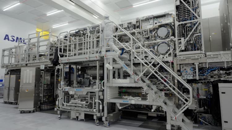 Understanding the Semiconductor Supply Chain Pyramid - visual representation