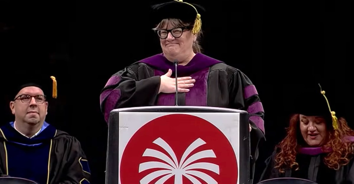 An AI announcer mispronounced and skipped names during a graduation | The Verge