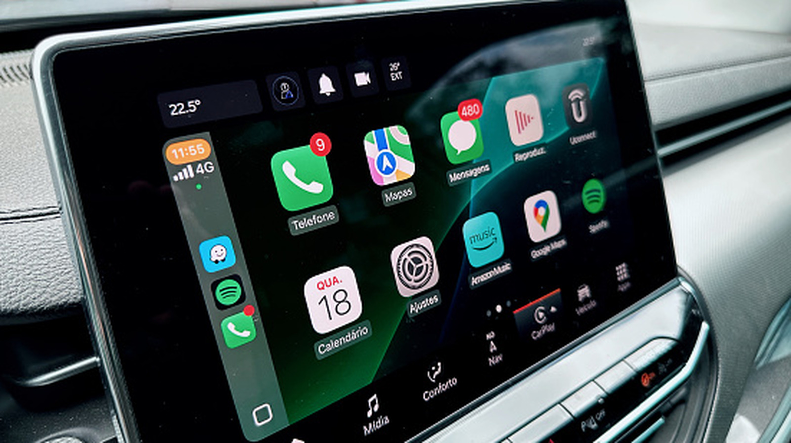 Apple CarPlay Isn't Working In Your Car? Here's What To Check First