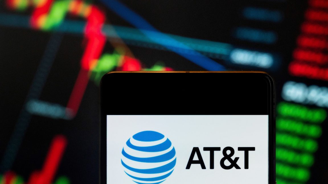 AT&T sues California in attempt to shut off old phone network - Ars Technica