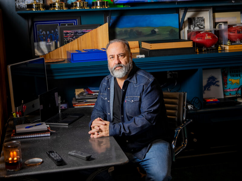 The Plant Solution: Turning 380 Humans Into Living Scenery - visual representation