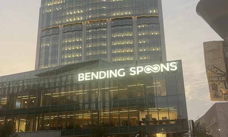 The Culture and Organization: How Bending Spoons Operates Internally - visual representation