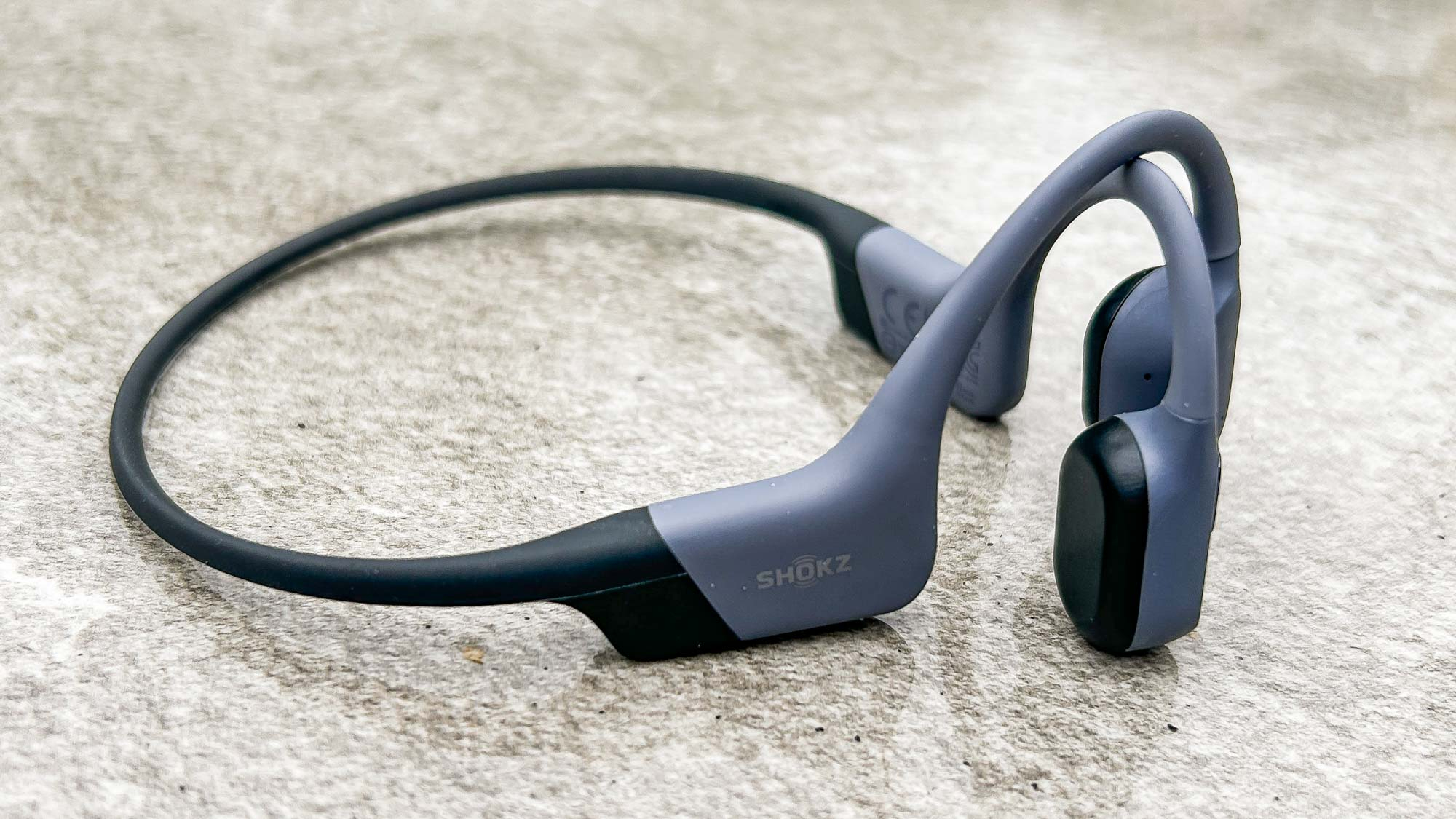 Bone Conduction vs. Air Conduction Speakers - visual representation