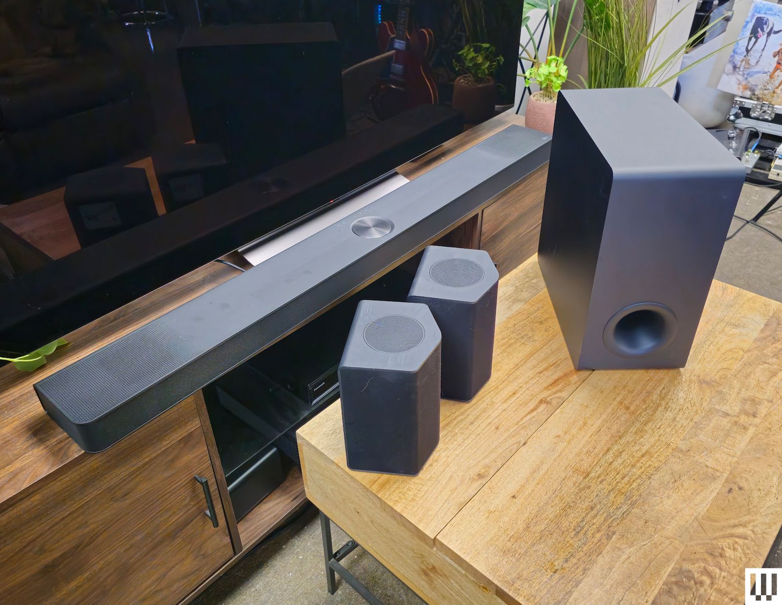 Comparing Compact Soundbars: Brands, Models, and Value Assessment - visual representation