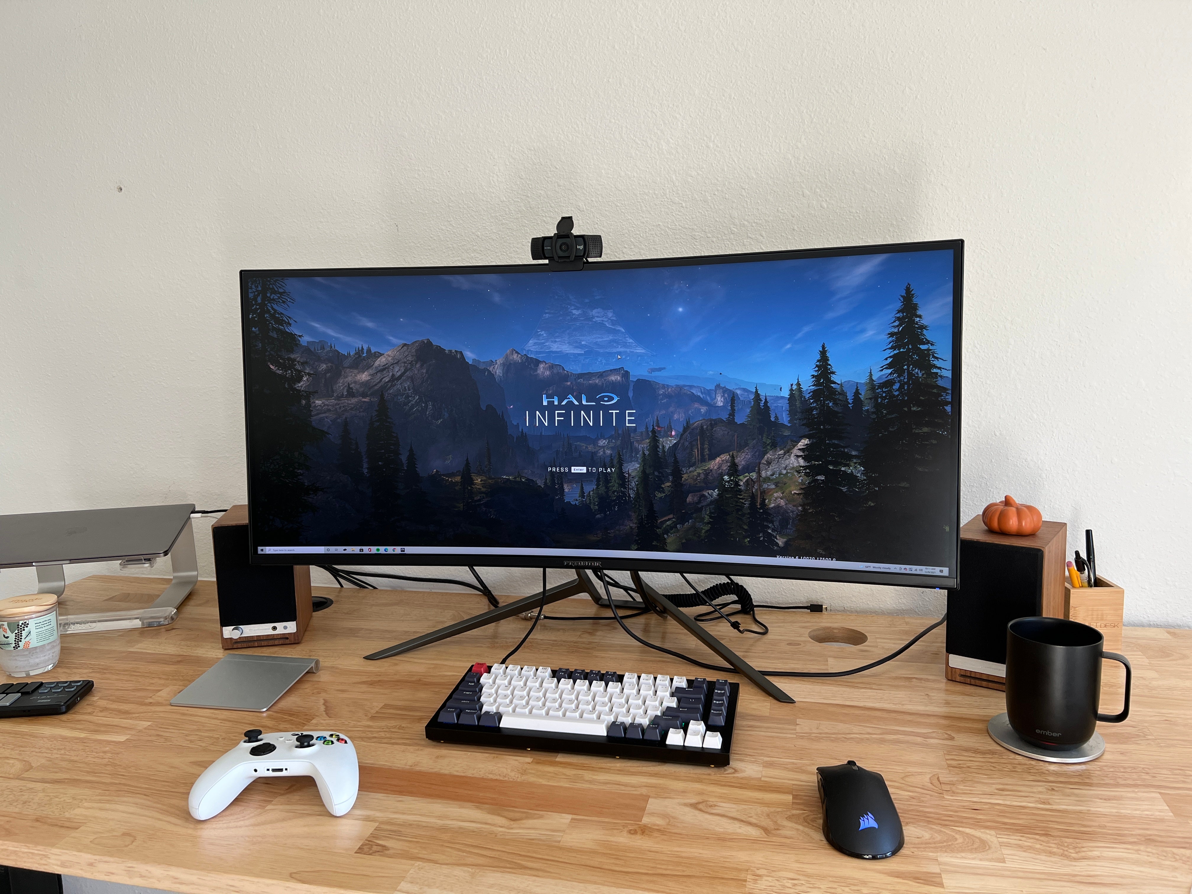 Acer Predator X38 - contextual illustration