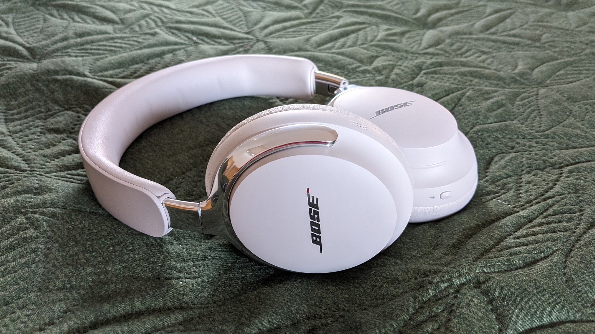 The Top Noise-Canceling Headphones of 2026: Detailed Reviews - visual representation