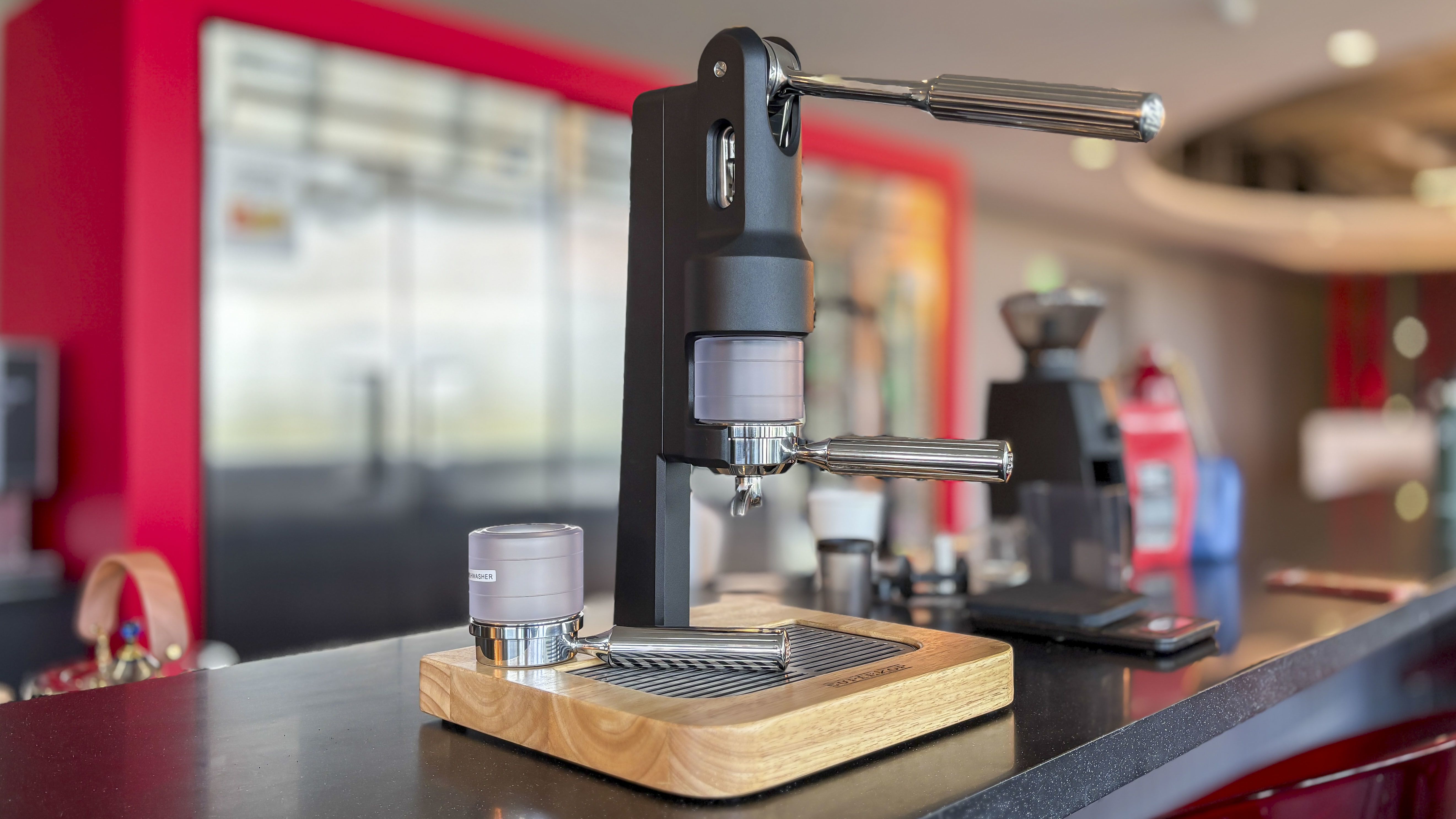 Manual Espresso Makers: No Electricity, Pure Control - contextual illustration