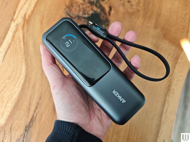 Wireless vs. Wired Charging: Is Wireless Worth the Premium? - visual representation