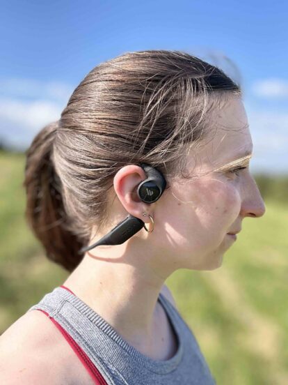 Different Running Scenarios Demand Different Headphones - visual representation