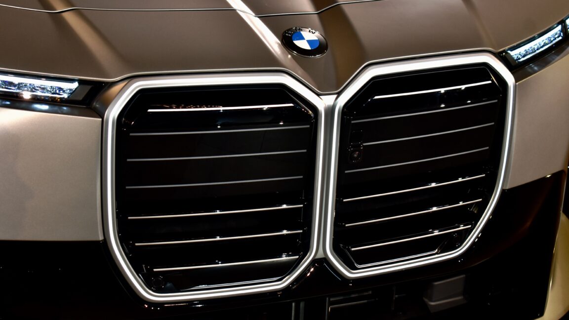 BMW bumps the 7 Series for 2027, adds all-new battery - Ars Technica