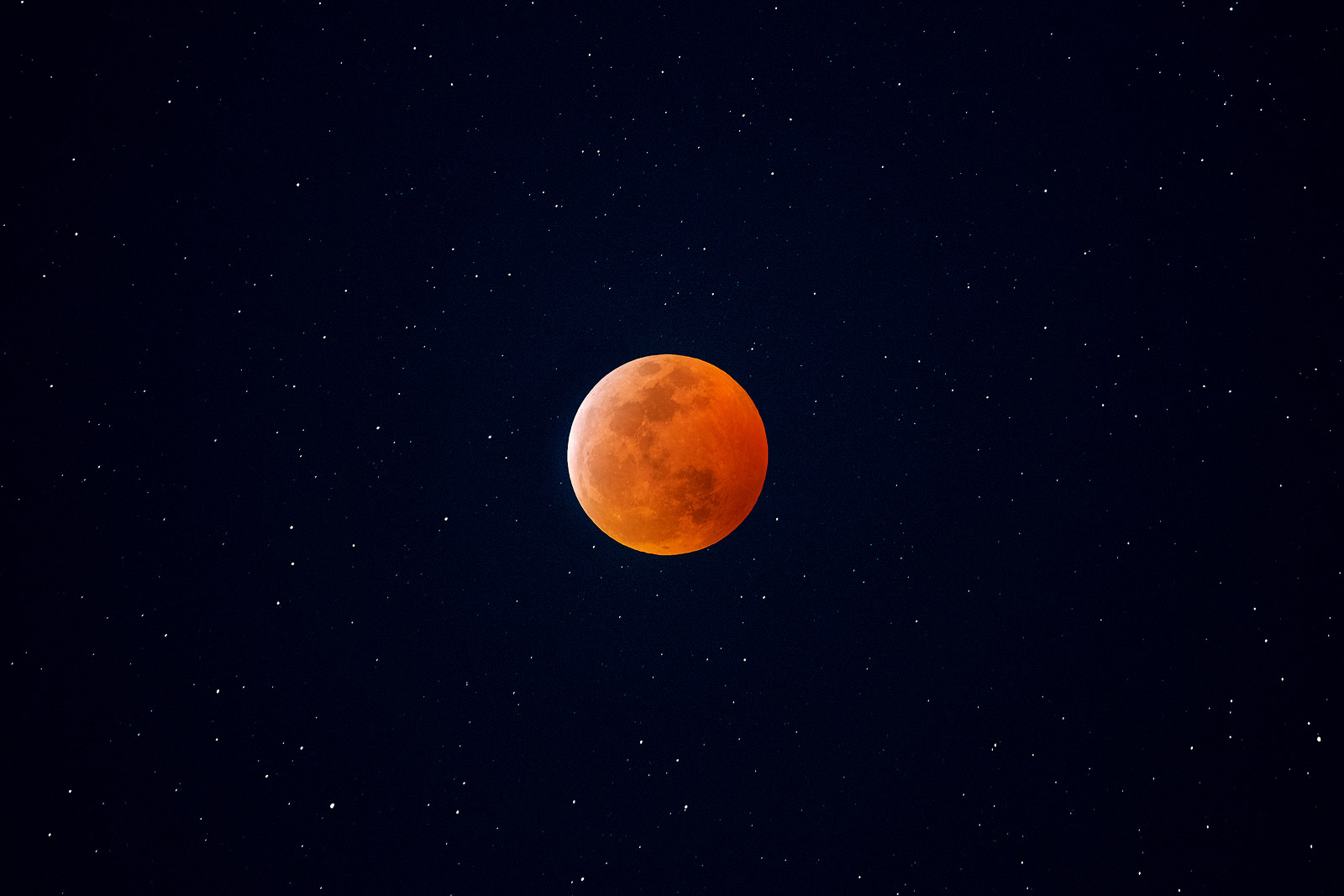 Why the Lunar Eclipse Blood Moon is Special - visual representation