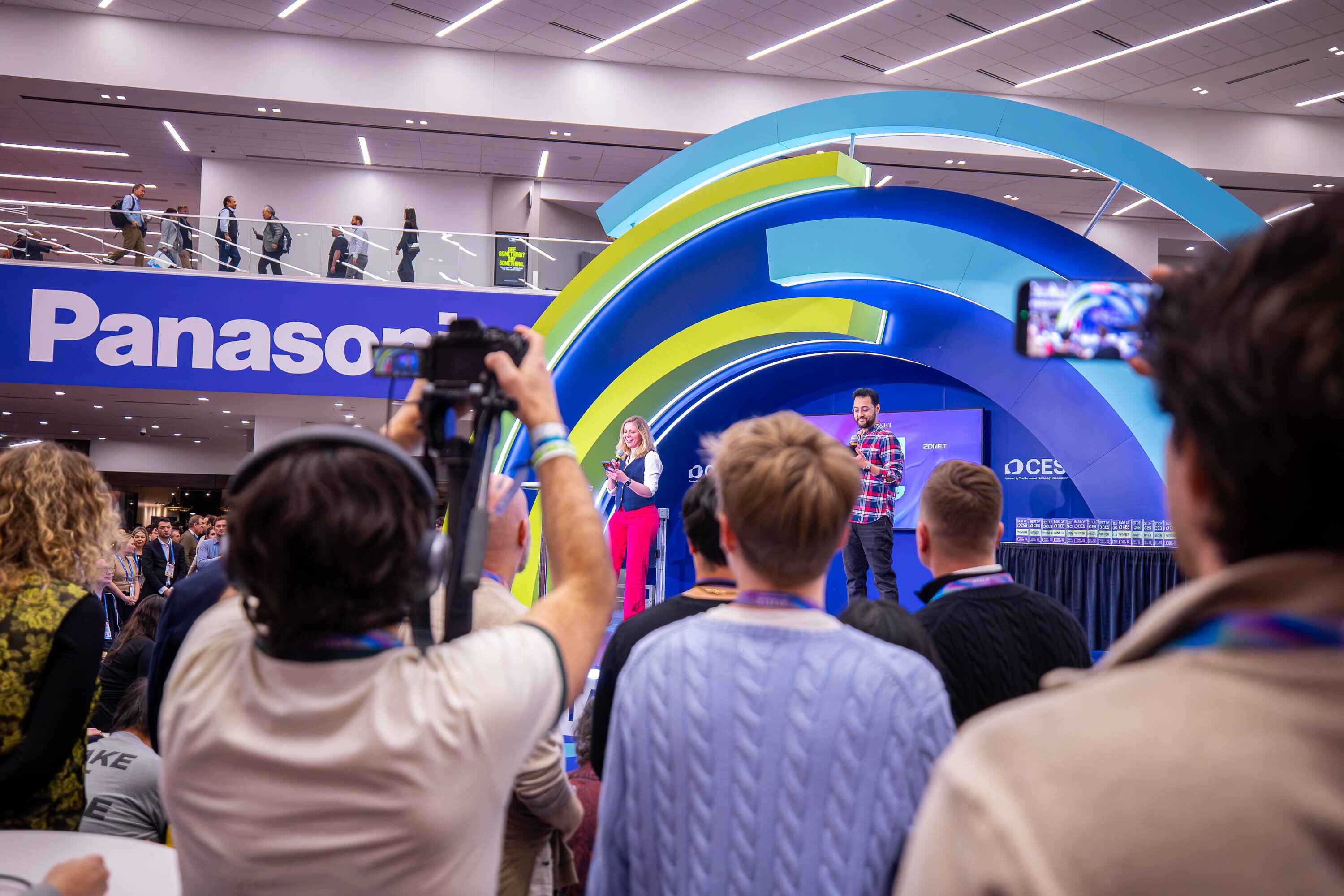 AI Hardware Gets Personal: Subtle Voicebuds - visual representation