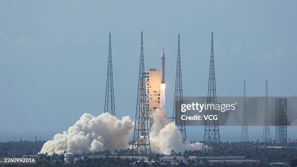 The Long March 10: Engineering a Super-Heavy Lift Rocket - visual representation