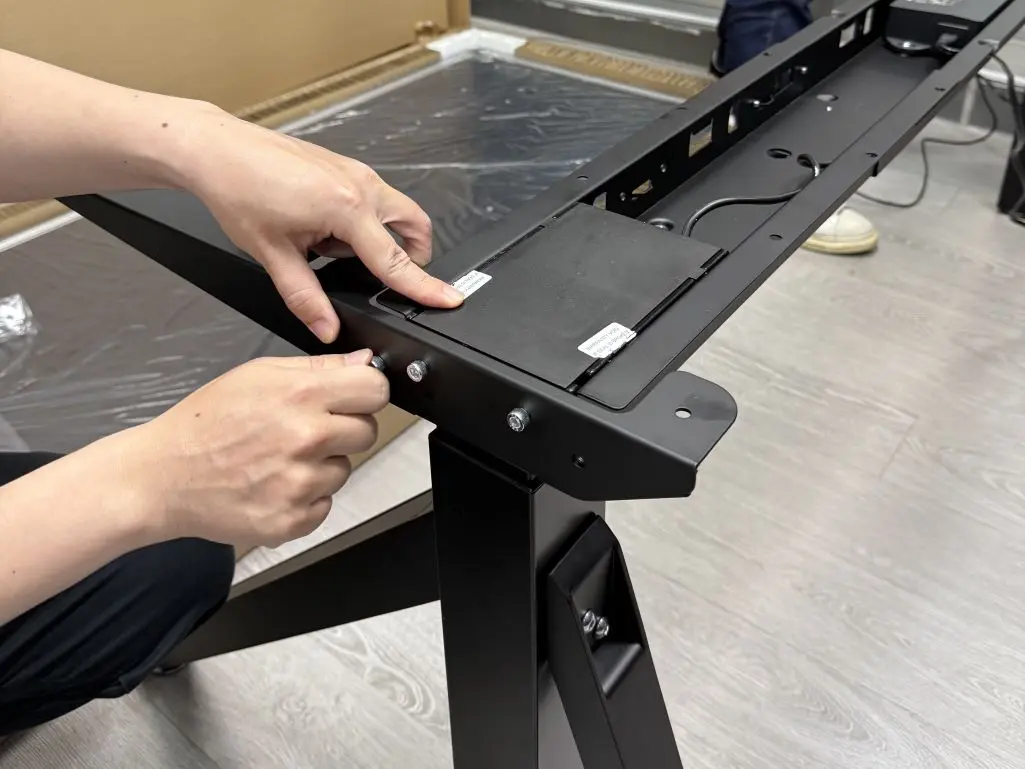 The Reality of Shared Desk Challenges - visual representation