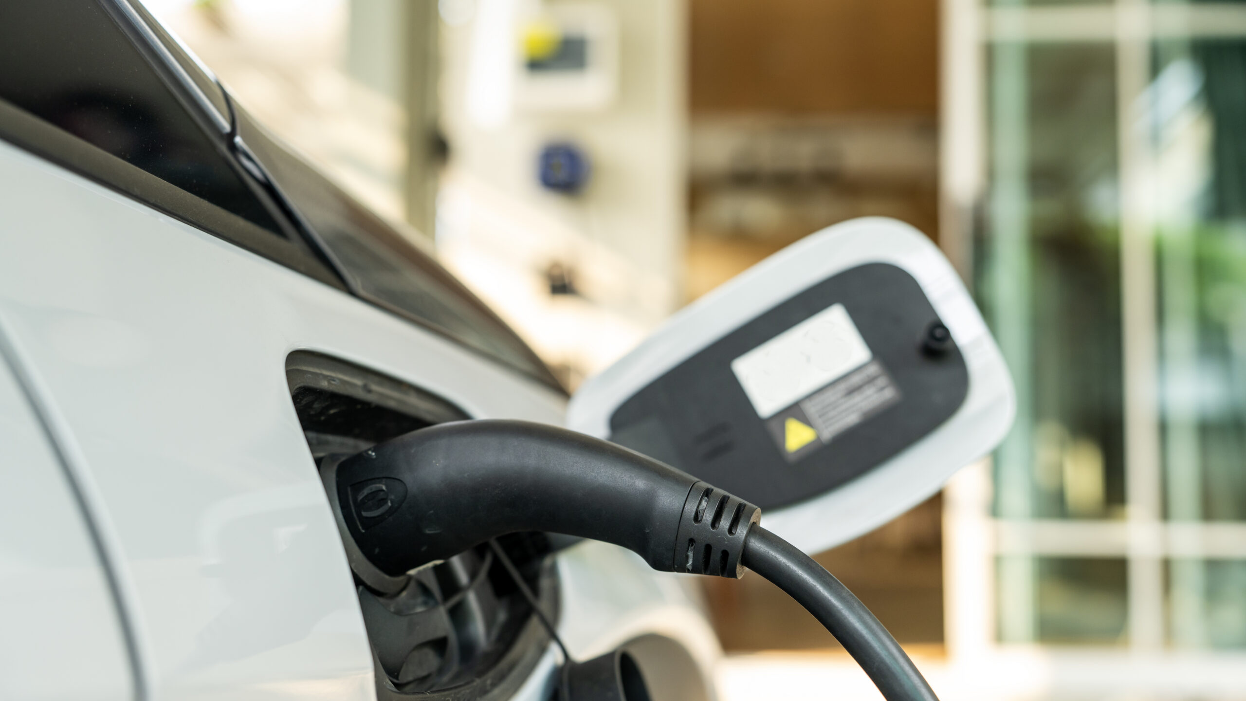 Doubling the voltage: What 800 V architecture really changes in EVs - Ars Technica