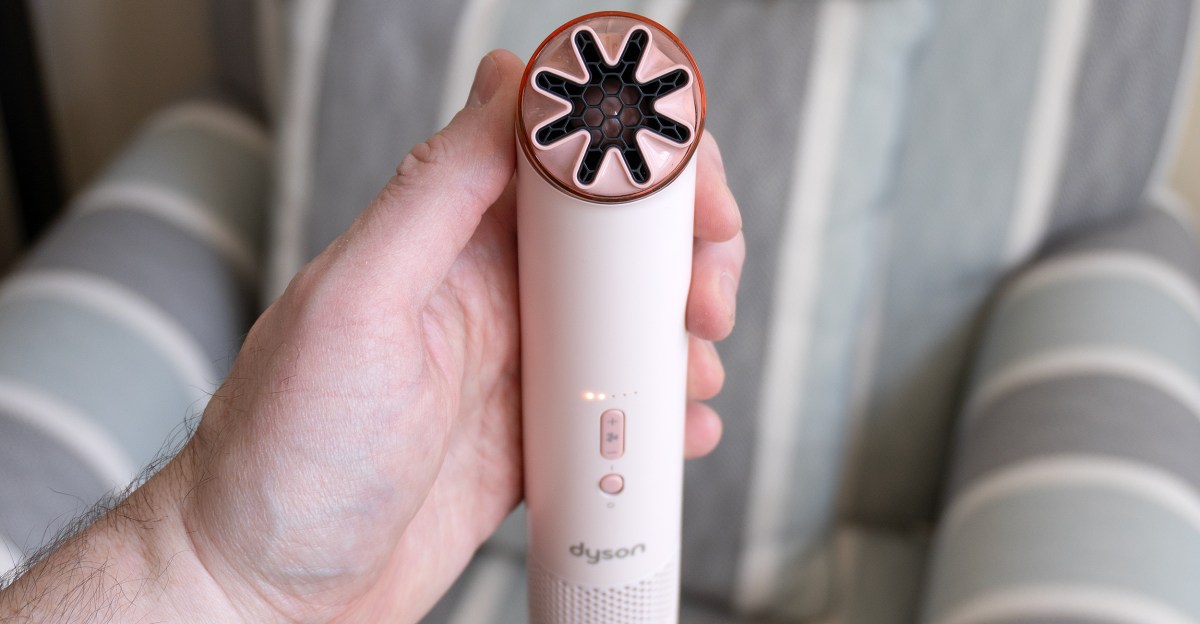 Dyson’s handheld fan is more powerful and louder than I expected | The Verge