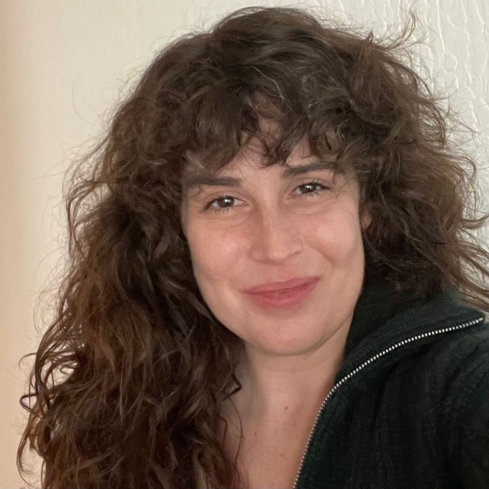 Developing as a Journalist: What Lopatto's Career Path Reveals - visual representation