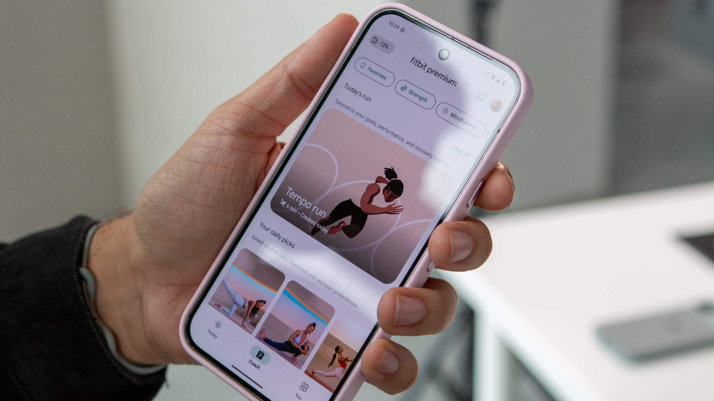 Comparing Fitbit to Alternatives: Should You Switch? - visual representation