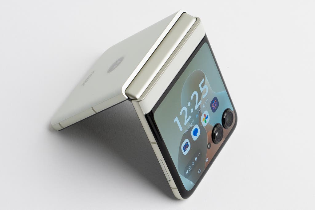 Comparing to Tablets: iPad, iPad Pro, and iPad Mini - visual representation