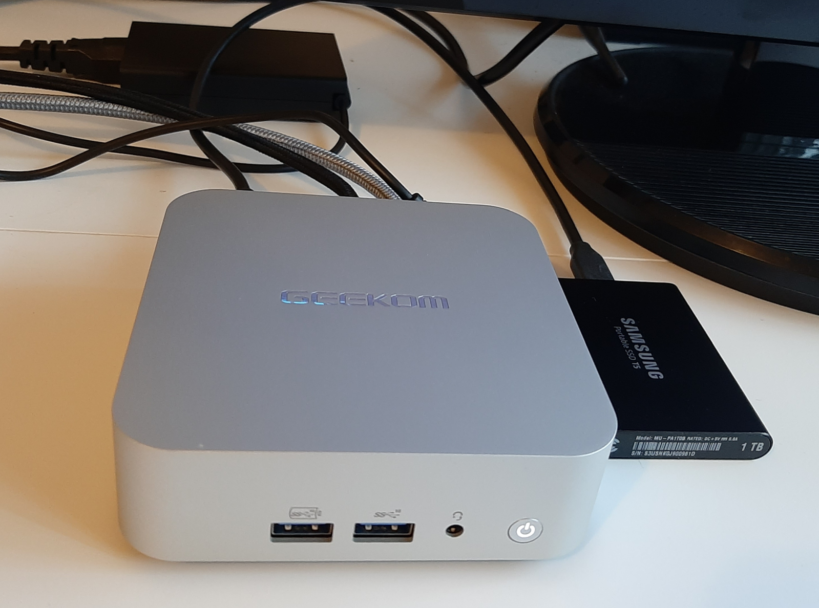 Thermal Management and Noise Characteristics - visual representation