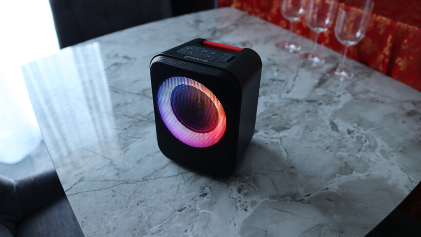 Build Quality and Durability: Cheap Materials, Functional Design - visual representation