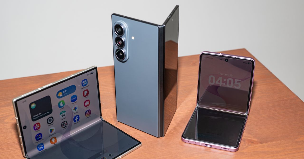 Here’s Samsung’s Advice for Apple and Its Upcoming Folding iPhone | WIRED