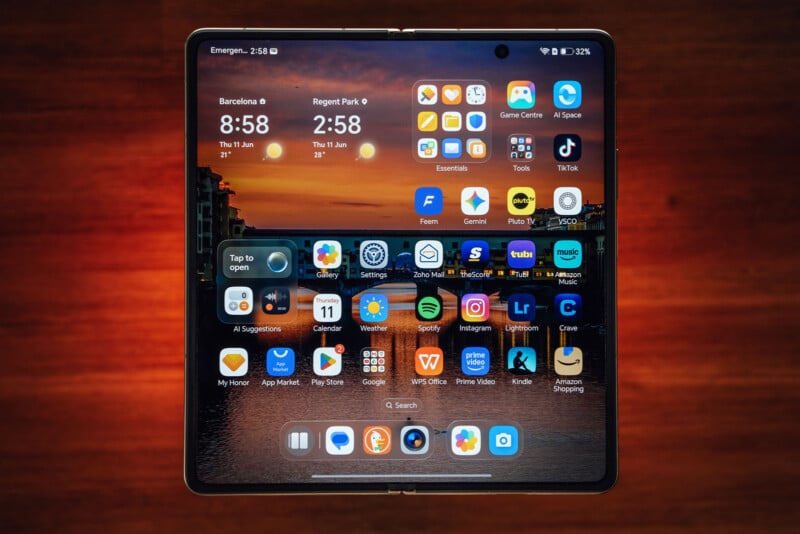 Setting the Stage: The Evolution of Foldable Smartphones - visual representation