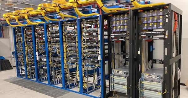 Redundancy and Failover: Why Single Points of Failure Are Unacceptable - visual representation