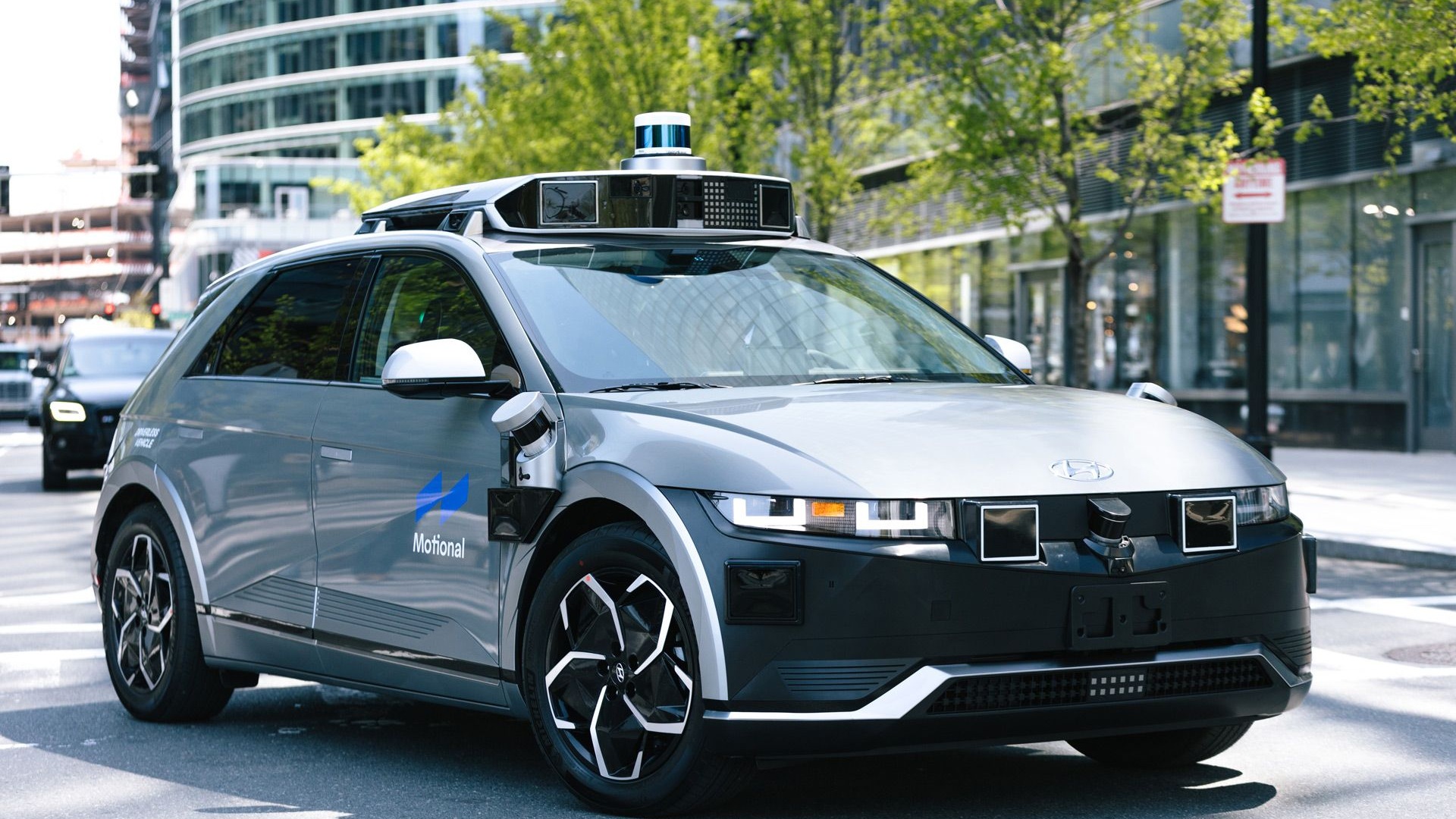 Comparing Autonomous Solutions: Where Hyundai-Motional Stands - visual representation