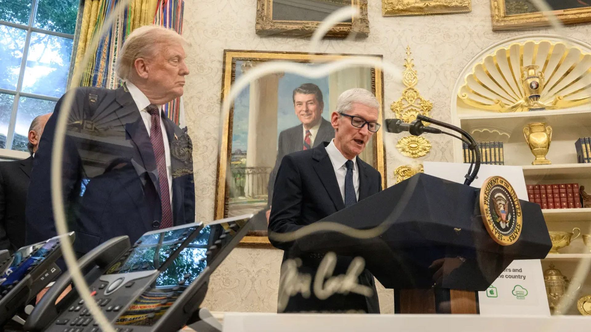 ‘I’m not political’: Tim Cook says his 24-karat gift to Trump wasn’t a political statement, but that Apple is a ‘proud American company’ | TechRadar