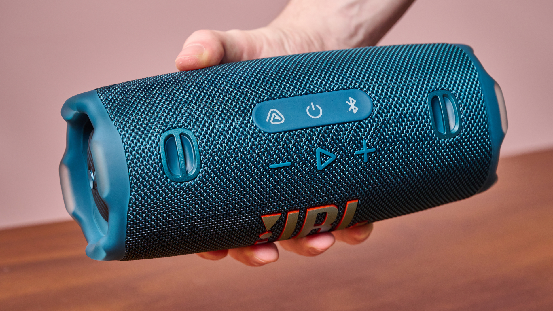 Sound Signature Comparison: Technical Analysis - visual representation