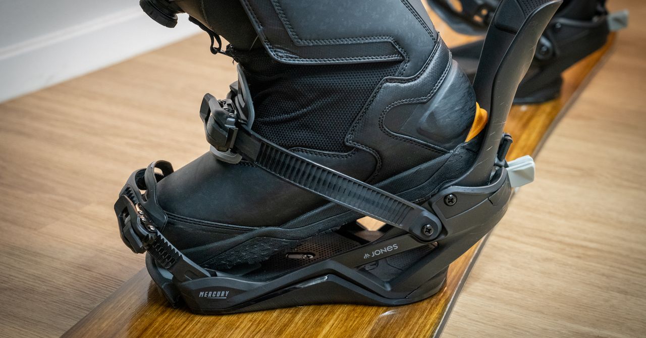 Jones Mercury FASE Snowboard Bindings Review: The Best Fast Entry System | WIRED