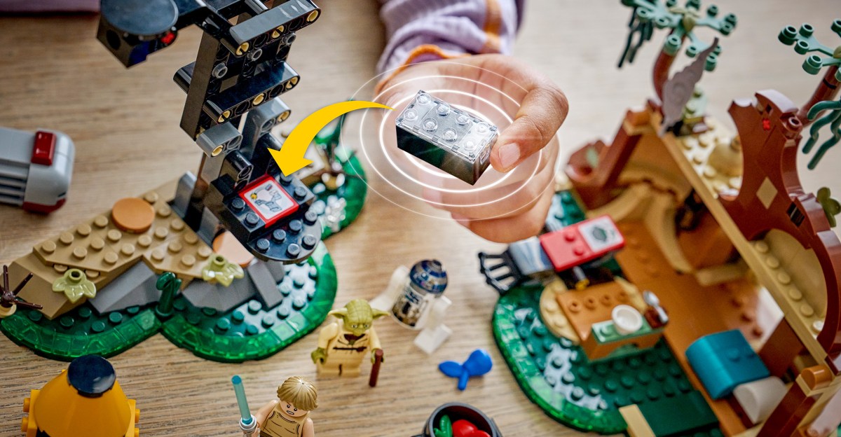 Lego’s Smart Brick is here, and it transforms these new Star Wars sets | The Verge