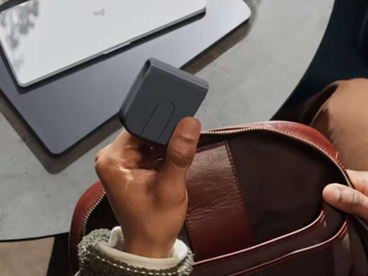 Unboxing the Mobi Fold - contextual illustration