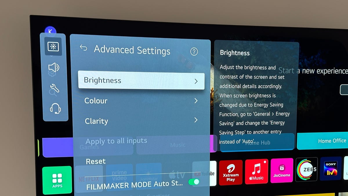 OLED vs LED/LCD: Different Calibration Approaches - visual representation