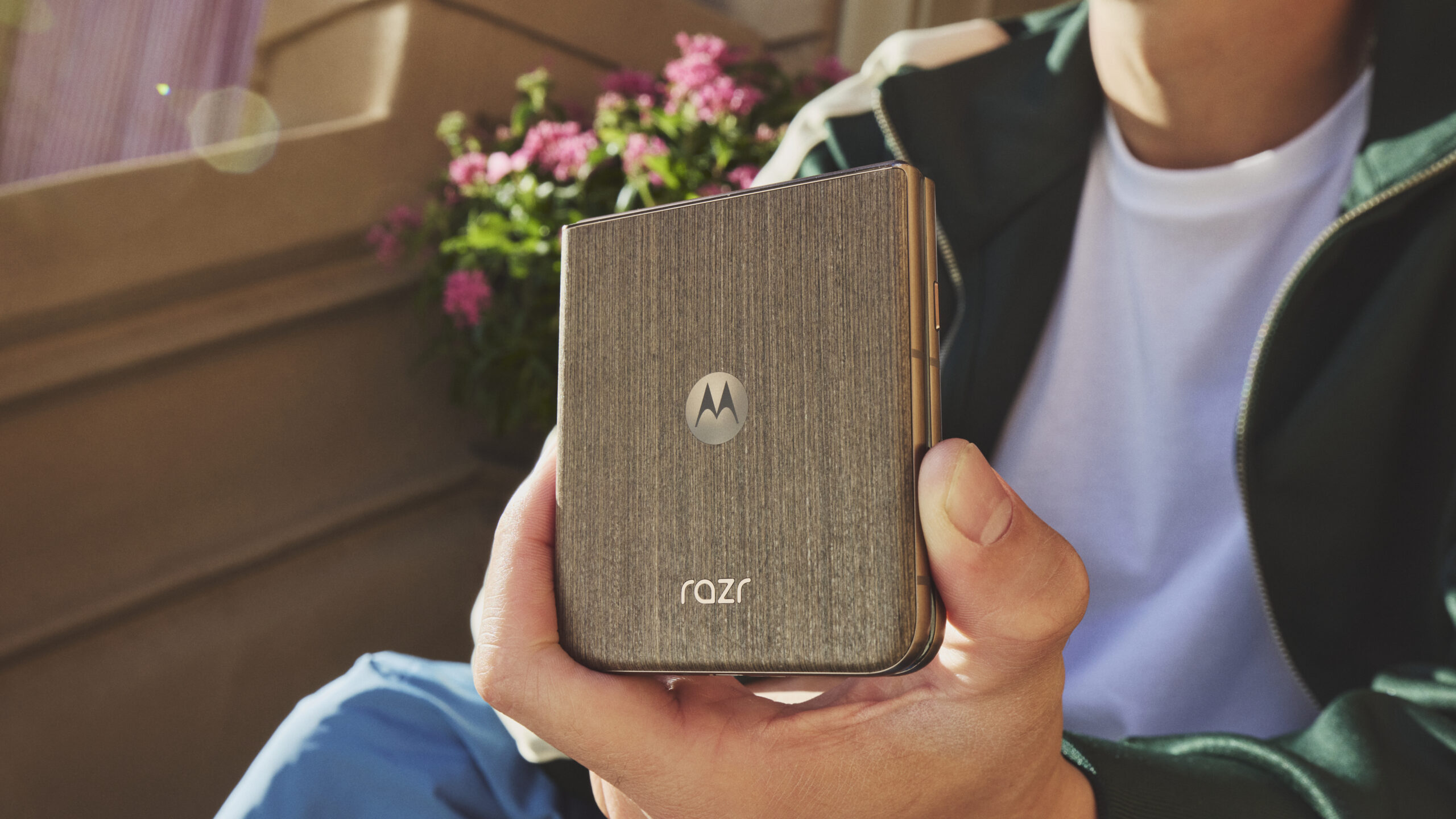 Motorola reveals 2026 Razr lineup with modest upgrades and higher prices - Ars Technica