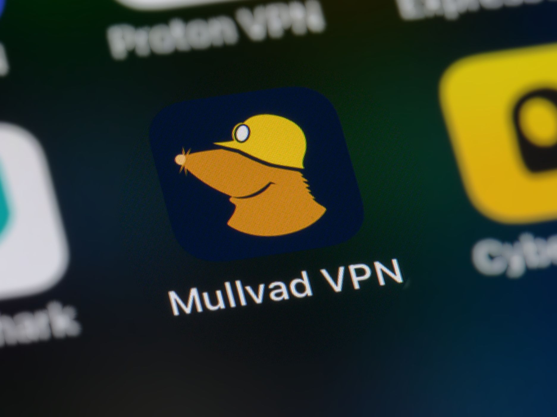 Linux Migration: Terminal and GUI Approaches - visual representation