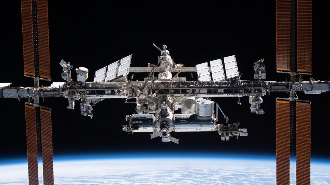 NASA sure seems to be asking an awful lot of private space stations - Ars Technica