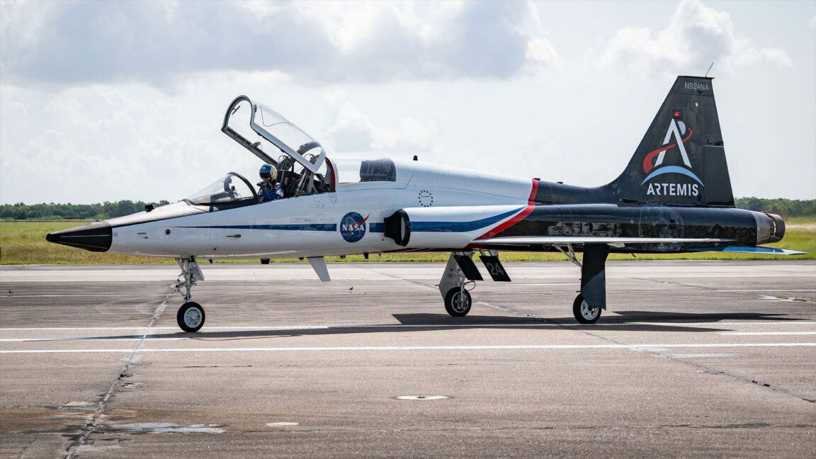 NASA T-38 astronaut training jet gets new Artemis look - Ars Technica