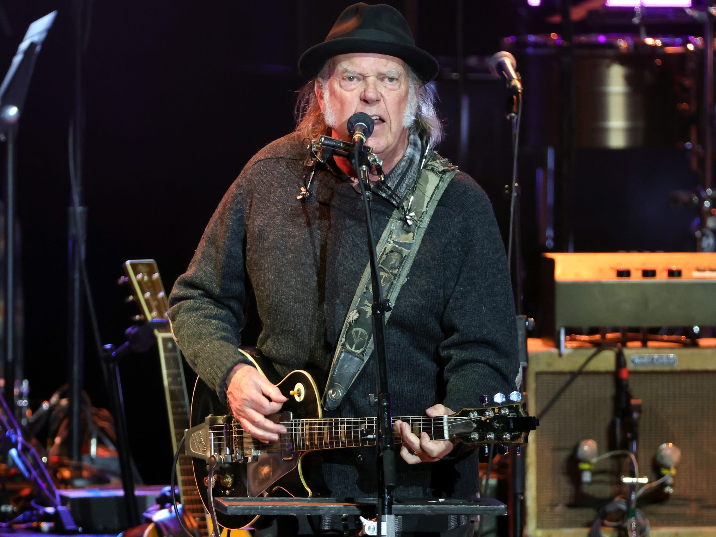 The Role of Wealth and Legacy in Artist Autonomy - visual representation