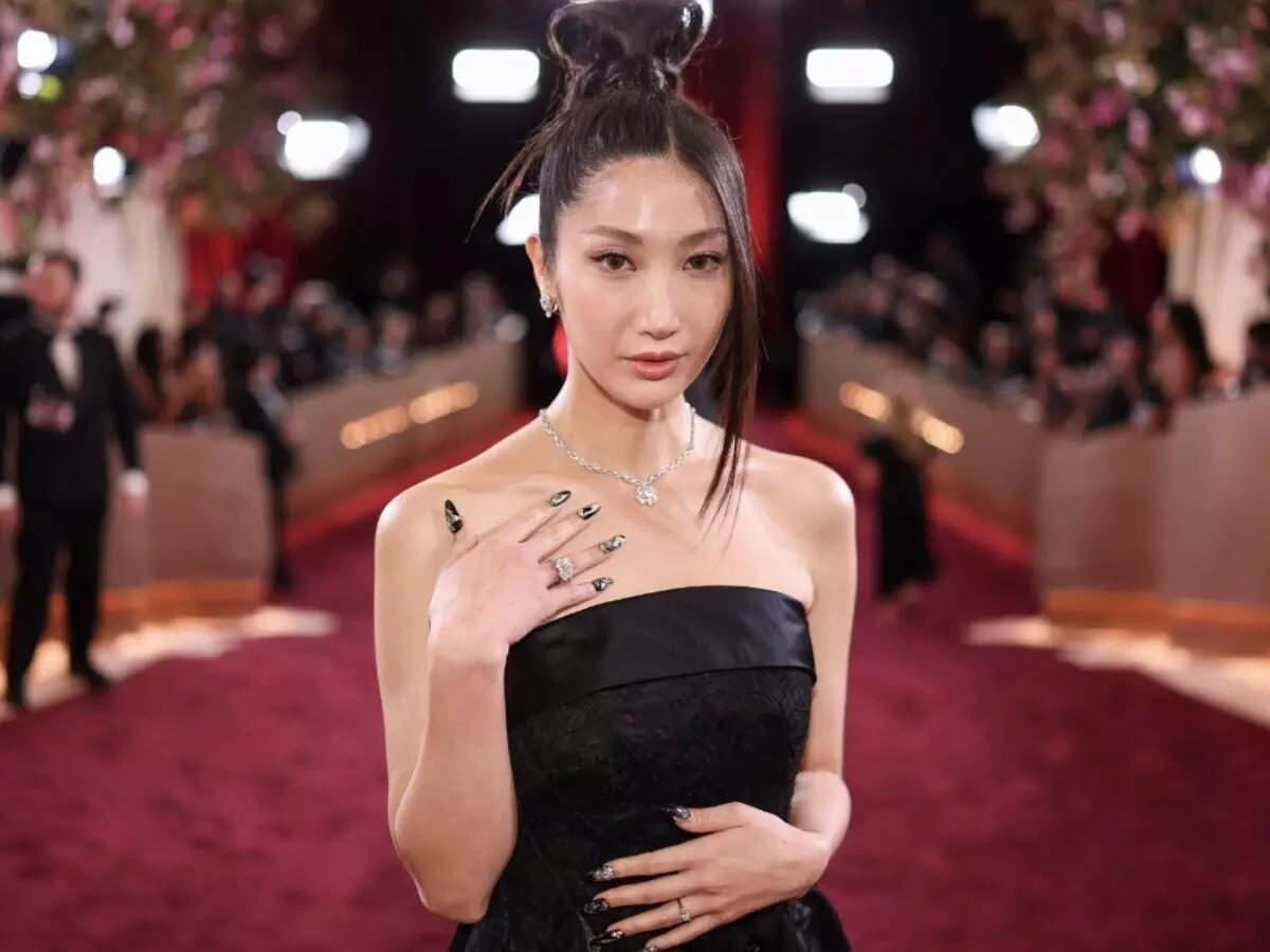 The Economics Behind Award Success: Why Streaming Platforms Win - visual representation