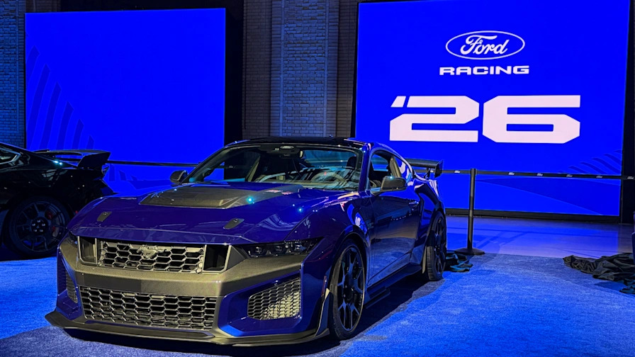 How This Affects the Movie Theater Industry - visual representation