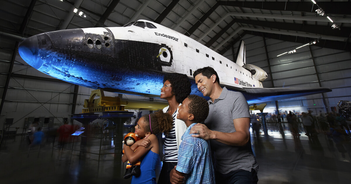 The Impact of Endeavour's Display on Education and Inspiration - contextual illustration