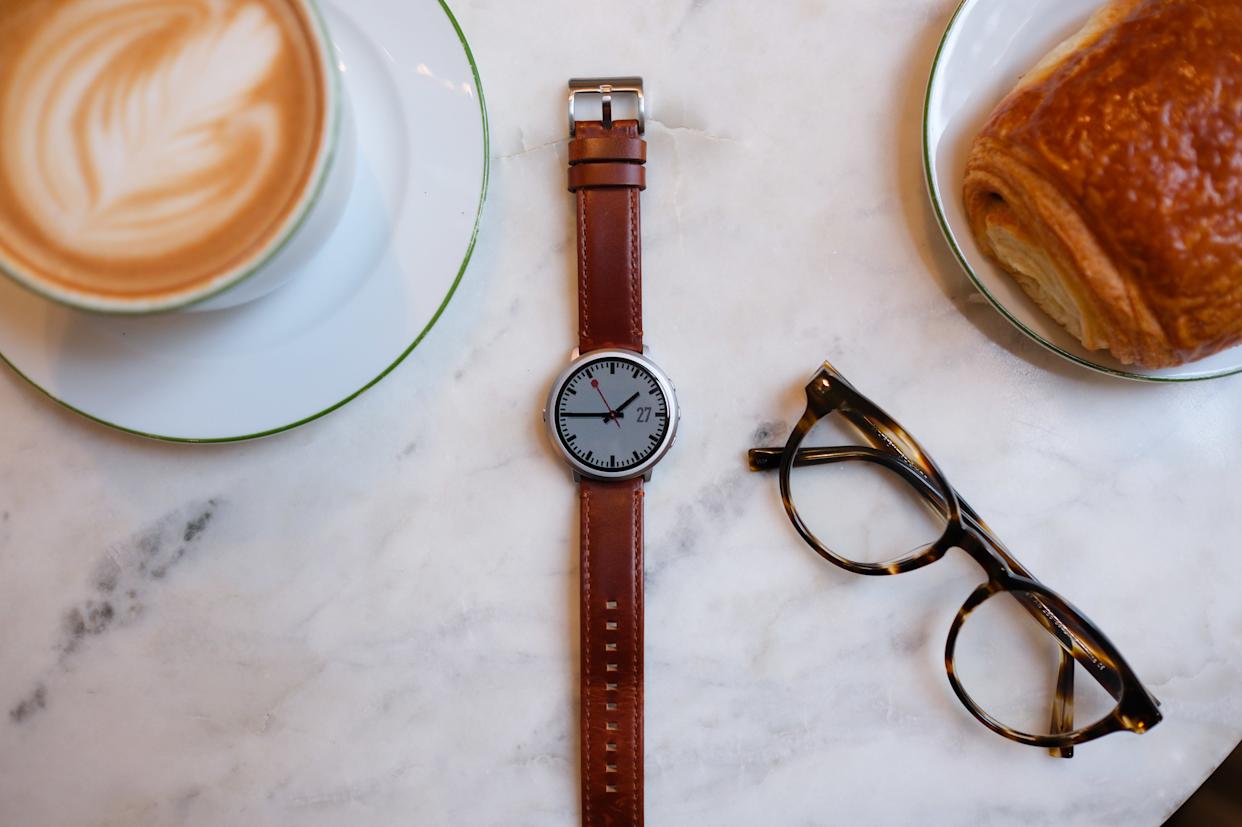 The Verdict: Is the Pebble Round 2 Worth Buying? - visual representation