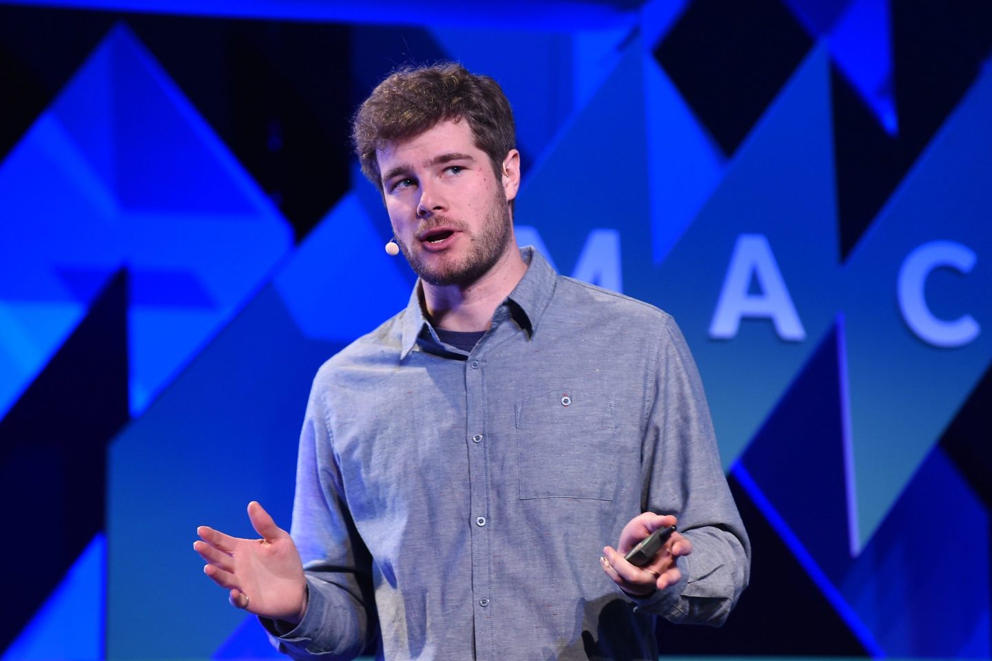 The Supply Chain Advantage: DTC Eliminates Friction - visual representation