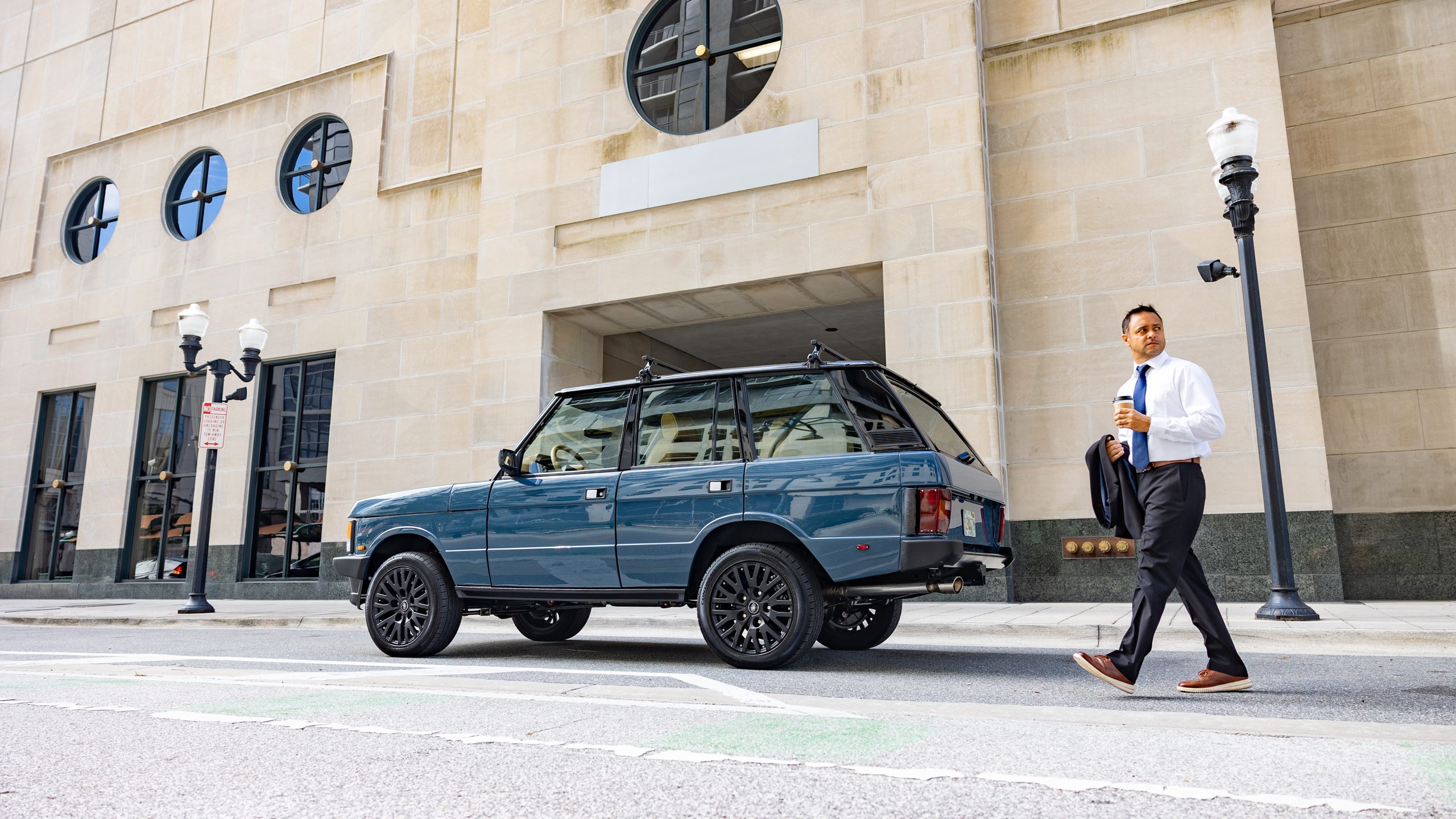 The Timeless Appeal of Range Rover - contextual illustration